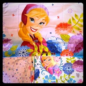 Frozen twin sheet set with matching curtains